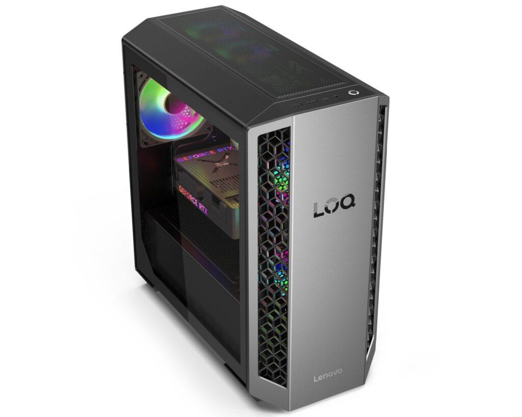 TechTrendsJP's tweet photo. 🔥Lenovoが2025年10月に投入する新戦略が業界の常識を覆す

Legion Pro 7は世界最速のモバイルプロセッサAMD Ryzen 9 9955HX3D（16コア + 3D V-Cache）とRTX 5080を搭載
最大275W TDPを処理する革新的なベイパーチャンバー冷却システムで熱暴走を完全制御

一方、LOQ Towerはモバイル CPU + デスクトップ GPU という型破りな組み合わせを採用
Ryzen 7 8745HX（最大5.1GHz）にRTX 5070 Tiまで搭載可能という前代未聞の構成

Legion Pro 7：2,899ユーロ〜（約47万円���
LOQ Tower：999ユーロ〜（約16万円）

16インチOLED 240Hz 0.08ms応答時間のディスプレイ
1334 AI TOPSの圧倒的AI処理能力
最大64GB DDR5メモリ対応

モバイルとデスクトップの境界線が完全に消える時代が到来
詳細スペックと革新技術の全貌は記事で確認を👇
https://t.co/eHn9Uwu068

#LenovoLegionPro7 #RTX5080