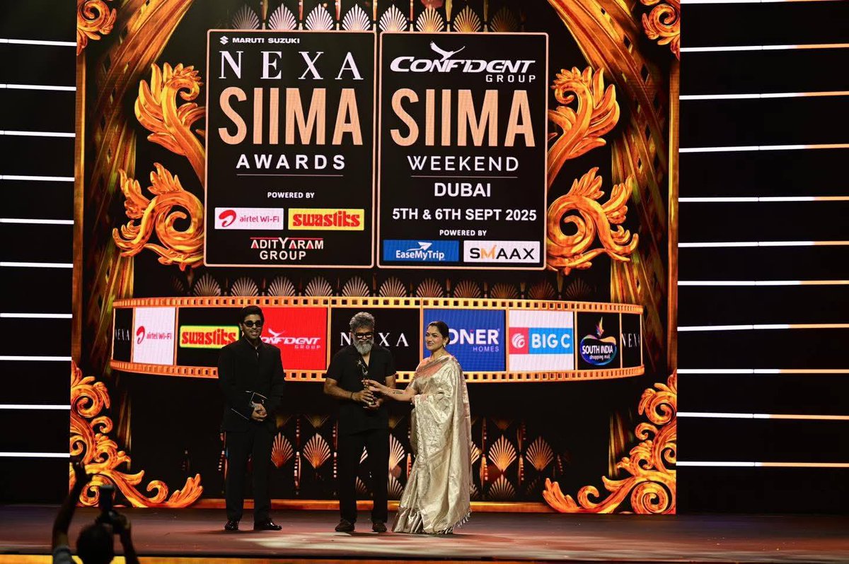 sribalajivideos's tweet photo. PUSHPA'S RULE AT SIIMA β€βπ₯
Team #Pushpa2TheRule wins big at the prestigious #SIIMAAwards with 5 top awards β¨
Best Actor - Icon Star #AlluArjun
Best Director - #SukumarB
Best Actress - #RashmikaMandanna
Best Music Director - #DeviSriPrasad
Best Playback Singer (Male) - #ShankarBabuKandukuri (Peelings)