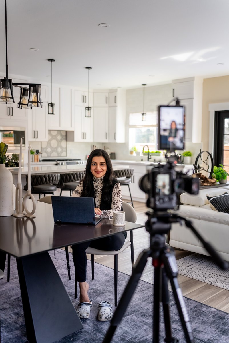 UMHRealtor's tweet image. So, I was filming some educational videos when my awesome videographer caught me in my natural Croc habitat 🐊👟. Quick poll: should I (a) keep the Crocs; (b) upgrade to heels; or (c) fully embrace the Crocs as my new real estate signature look?

#realtorlife #educationalvideos