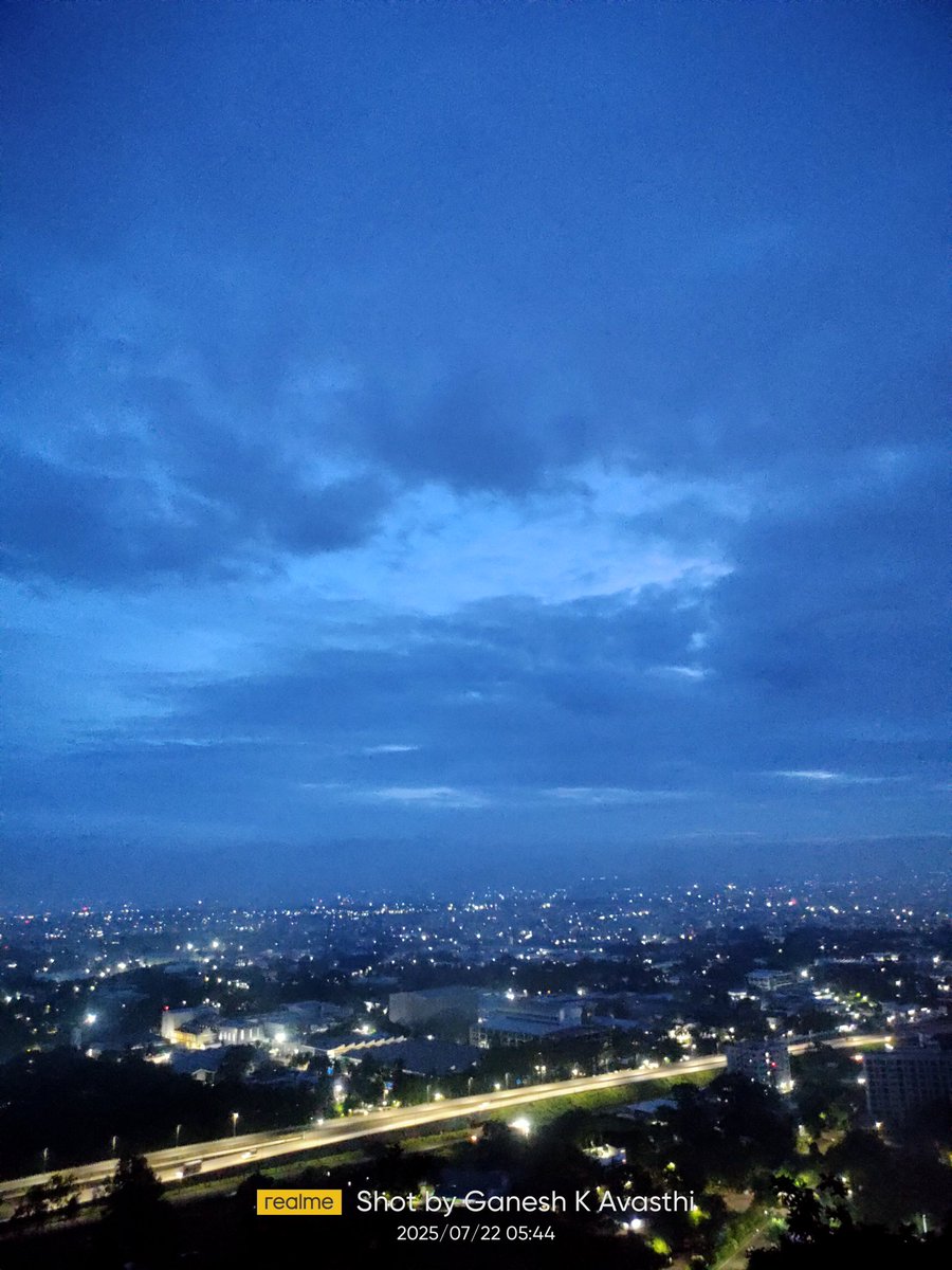 Devavasthi's tweet image. Photo challenge: show me a cityscape!  🌆