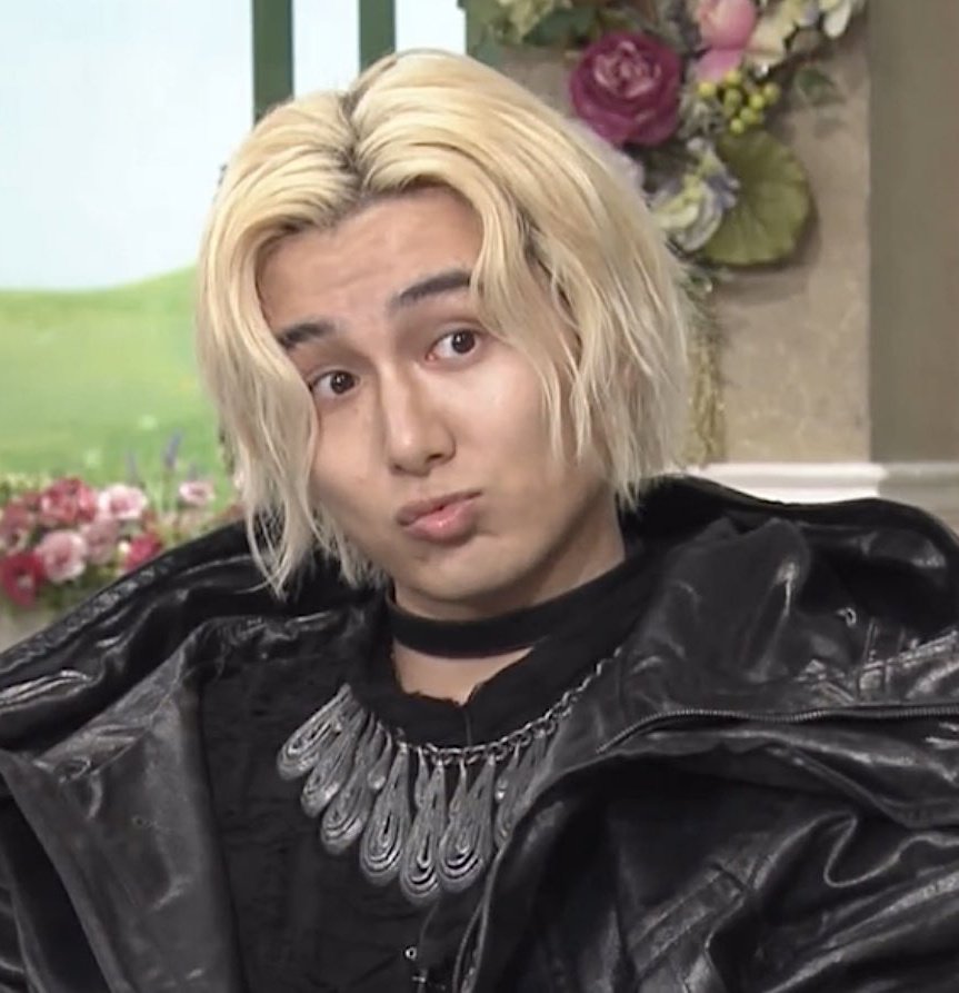 MOM, I LOVE THIS CUTIE SO MUCH 😭😭😭