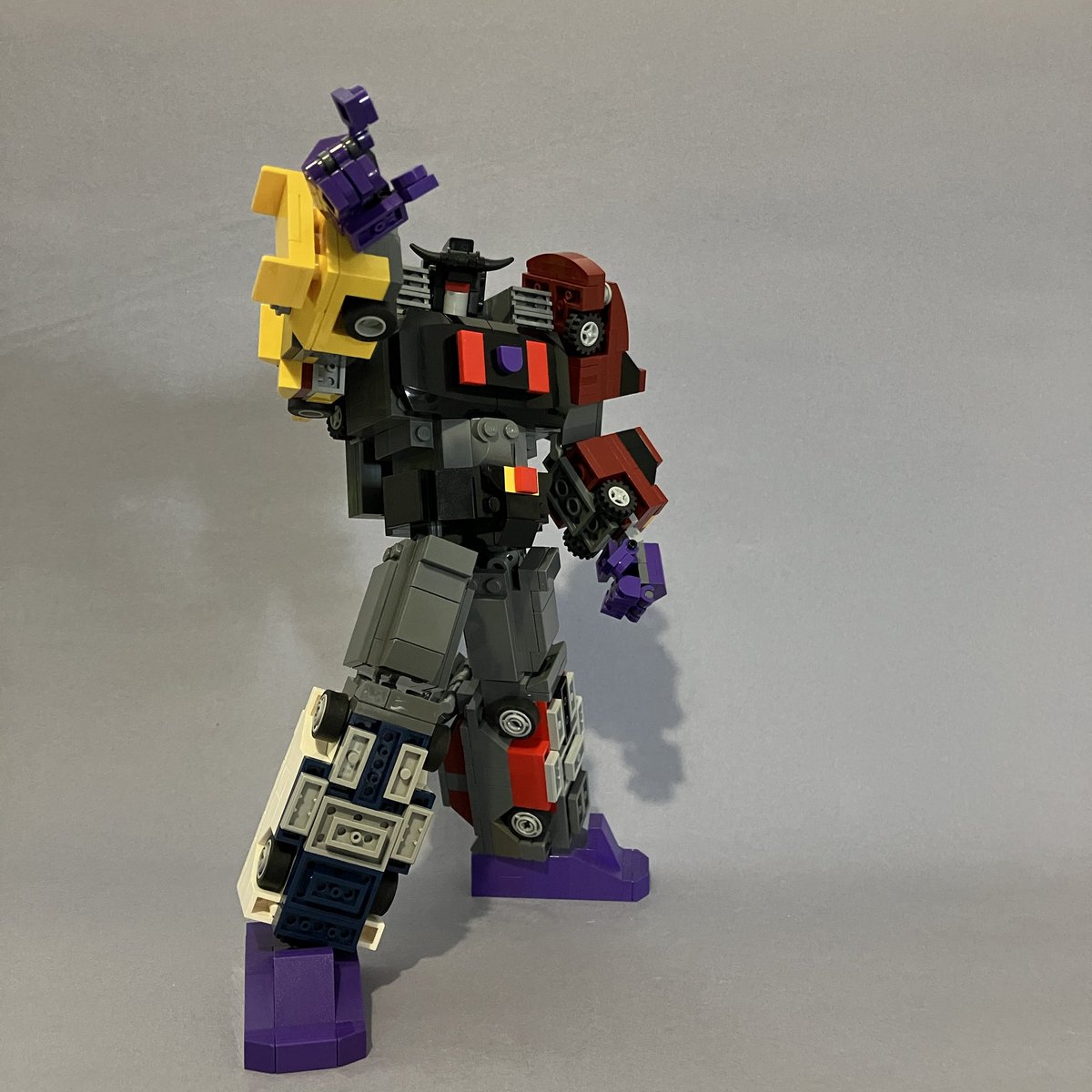 LegoGuy31's tweet image. rebrickable.com/mocs/MOC-23433…

#トランスフォーマー #menasor #transformers #cars #g1 #lego #moc #mocer #mocs #afol #legobuild #legocreation #legomoc #decepticons #tbb #robo #robots #tbbme #robos #mech #mecha #mechs #mechas  #toys #motomaster #legoinstructions #instructions #build