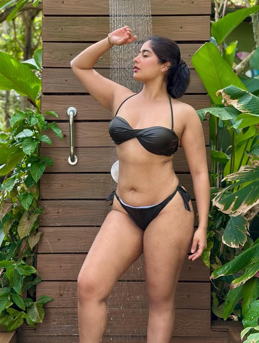 G0TkytHaEAALMqJ?format=jpg&name=medium