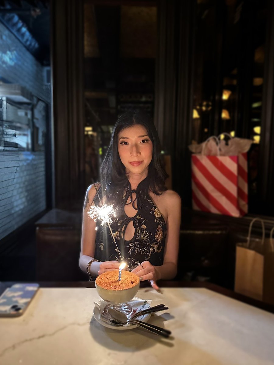 viv 🔮 tweet media