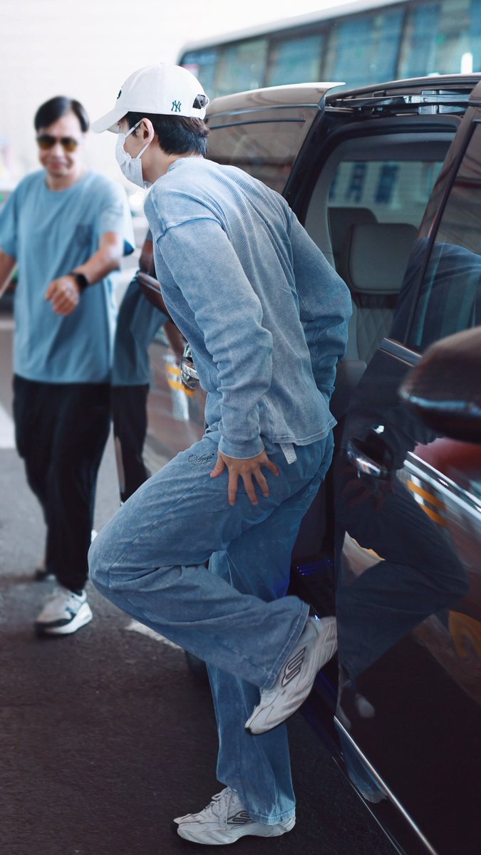 ehsally1's tweet image. 250907 PEK🛫

#ZhangZhehan #ZhangZhehan张哲瀚 #张哲瀚 #張哲瀚 #ZZH
#チャンジャーハン #장철한 #จางเจ๋อฮั่น #PrimordialTheatre #ZhangZheHanBangkokConcert
#张哲瀚泰国演唱会
#洪荒剧场 #TheRealZhangZhehan
#zhangsanjian
#张三坚