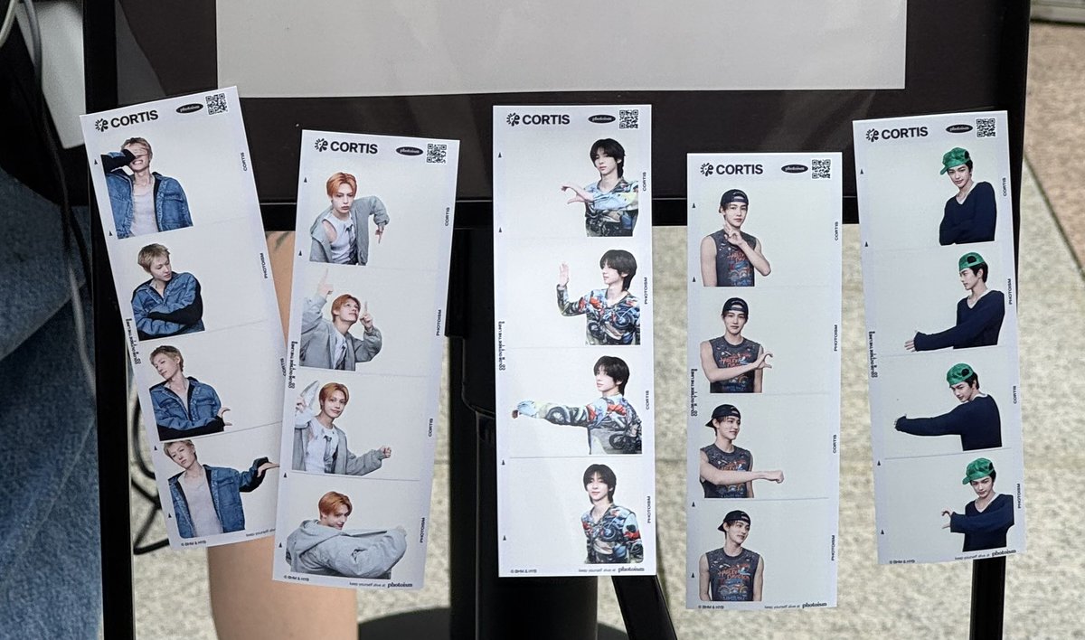 playthePTT's tweet photo. 코르티스 포토이즘 프레임 https://t.co/fmCwtIaxLi