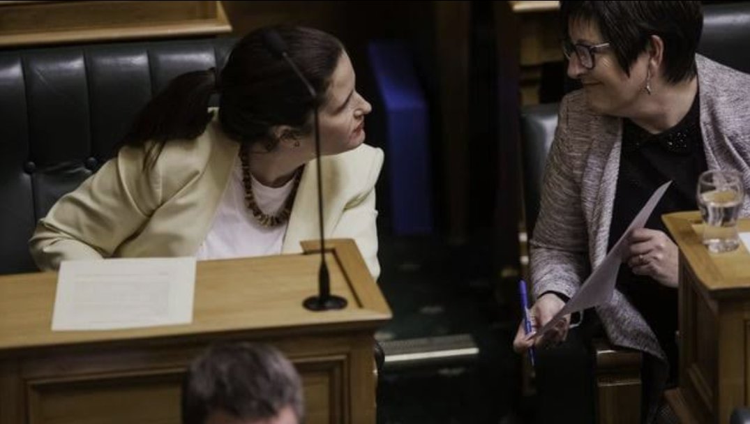 Maureen shows willis 
she has numbers to roll luxon