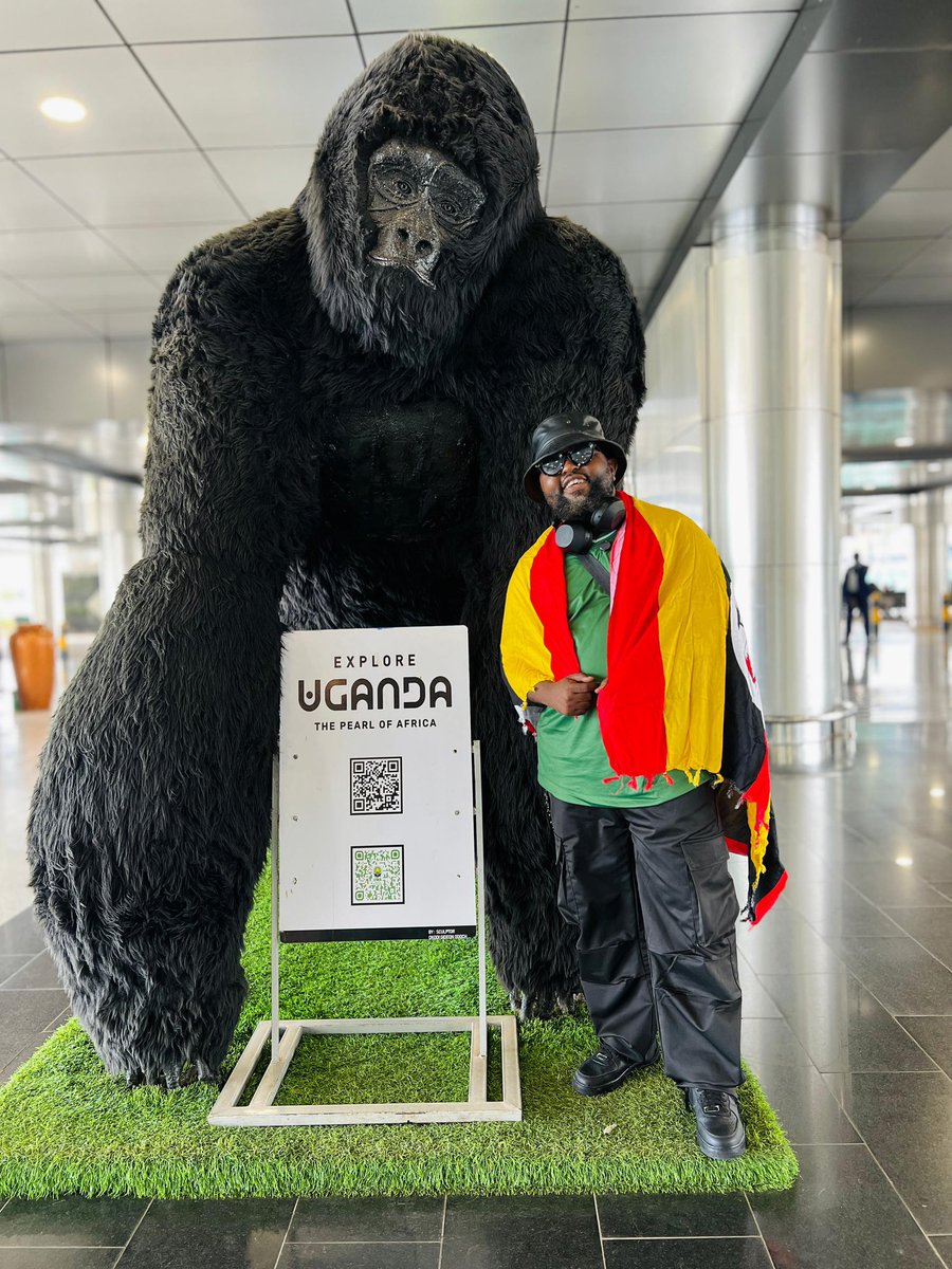 🇰🇪🙌🏾 Mr. <a href="/mojishortbabaa/">mojishortbabaa</a> has touched down from Kenya in time for #AliveInThePark this Friday! 🙌🏾🔥

If you haven’t got your tickets, head over to <a href="/mtnmomoug/">MoMo from MTN Uganda</a> right now 👉🏾 bit.ly/3H5fX6A
(30K Reg | 50K VIP | 150K VVIP)

⛔️NO TICKETS SOLD AT THE GATE

#TheBigParty
#VEGat5