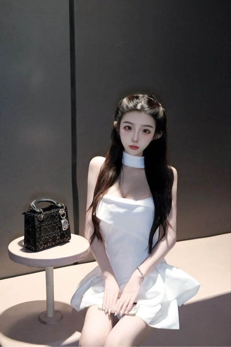 福利姬灵灵全球cos外围经济（全国独家资源）分享的黄推图片4 - 网红私拍内容