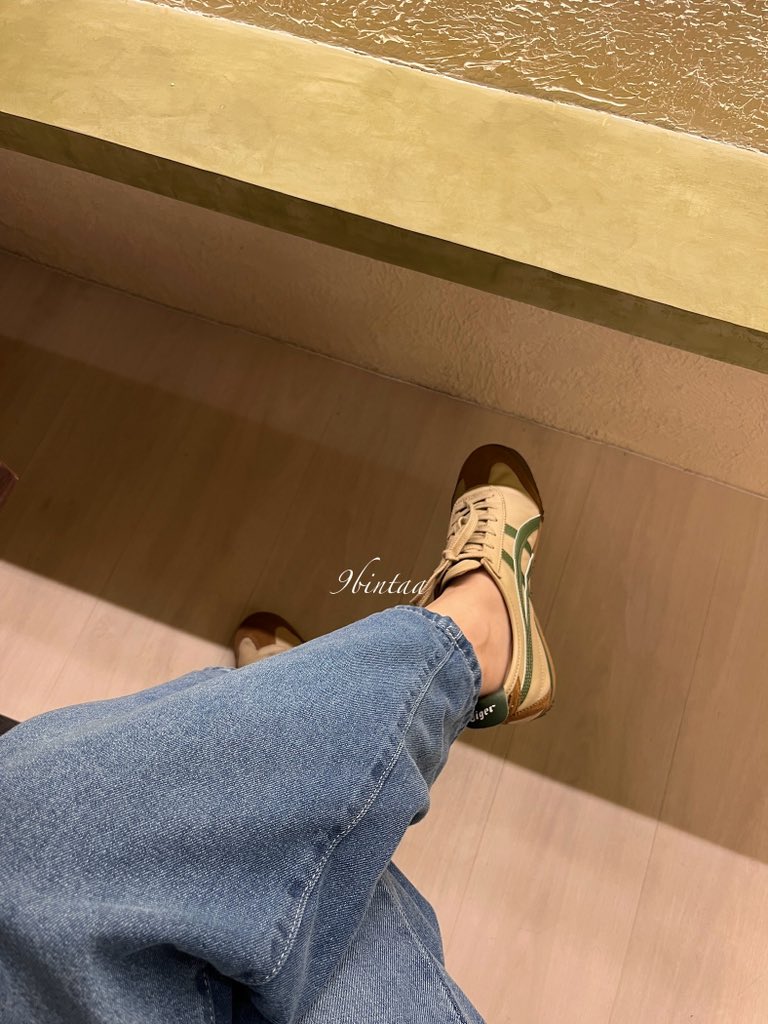 9bintaa's tweet photo. I WISH…… I KNEW…… EARLIER 

nemuin sepatu cakep2 bgt .. empuk nyaman gak bikin lecet🥹👍🏻 https://t.co/YUw28mW9Ol