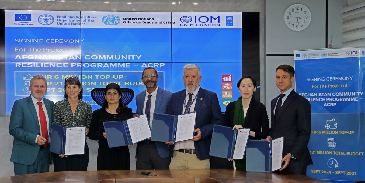 UNDPaf's tweet image. The @EUinAfghanistan signed an agreement adding €6M to the Afghanistan Community Resilience Programme (ACRP), raising its total support to €21M. This will help Afghan communities face climate change, drought &amp;amp; displacement with strength. Read More: undp.org/afghanistan/pr…
