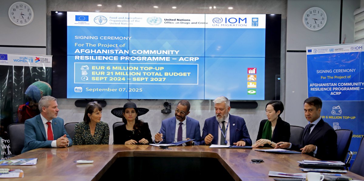 UNDPaf's tweet image. The @EUinAfghanistan signed an agreement adding €6M to the Afghanistan Community Resilience Programme (ACRP), raising its total support to €21M. This will help Afghan communities face climate change, drought &amp;amp; displacement with strength. Read More: undp.org/afghanistan/pr…