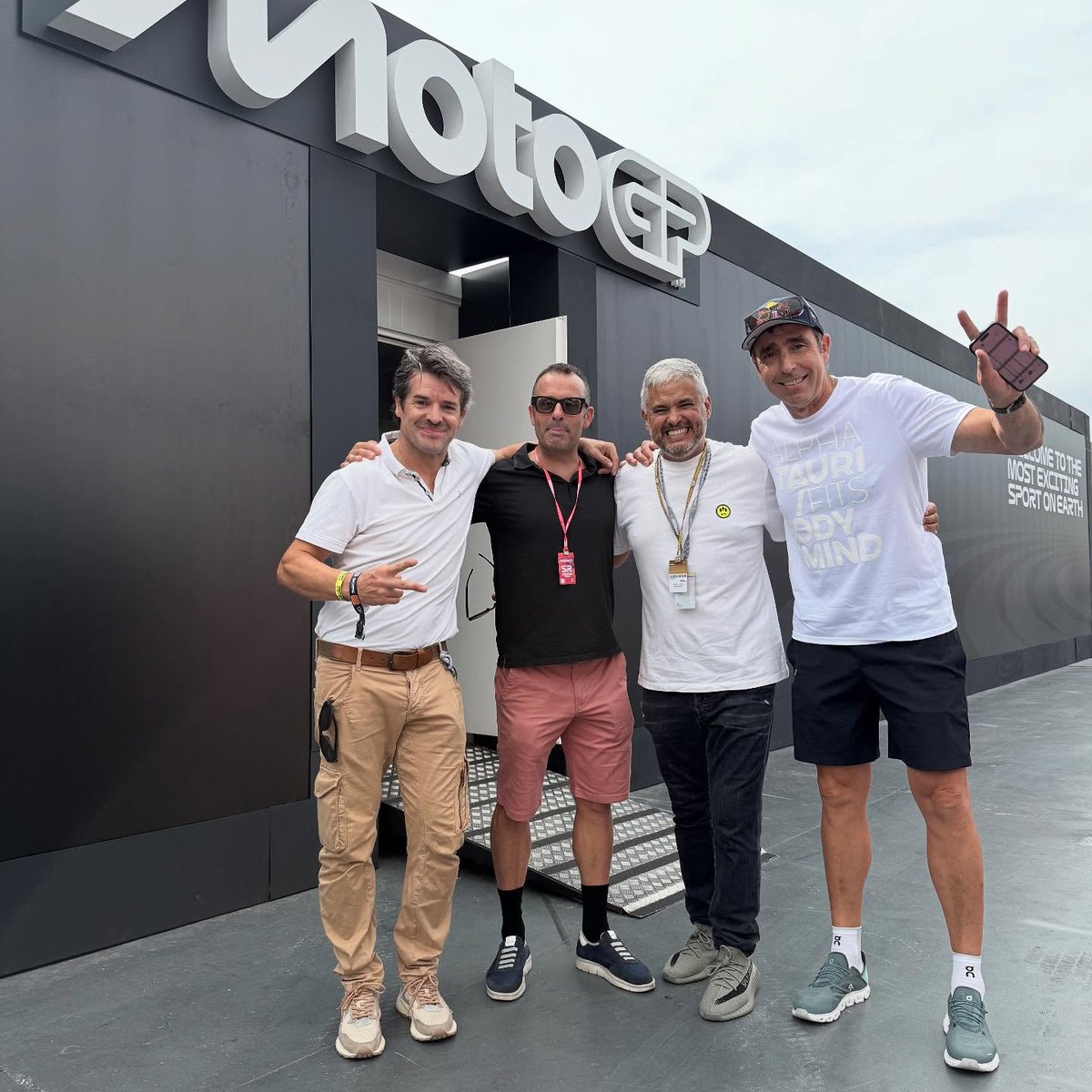 CarlosCheca7's tweet image. Fin de semana de Gran Premio, vivido y disfrutado con los amigos en el @Circuitcat_cat @Circuitcat_es @MotoGP #MotoGP #motogp2025 @DucatiMotor @ducaticorse #ducati #DucatiCorse