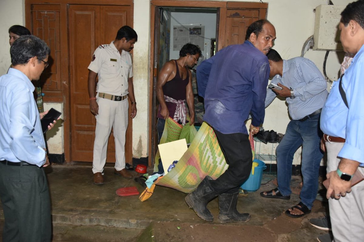 In a major crackdown, authorities launched Operation ‘Blue Star’ at Utkal University, Bhubaneswar on Monday to evict unauthorised hostel occupants. Police, wardens &amp; faculty led the drive at 4 hostels amid rising security &amp; academic concerns. 

#UtkalUniversity #Bhubaneswar