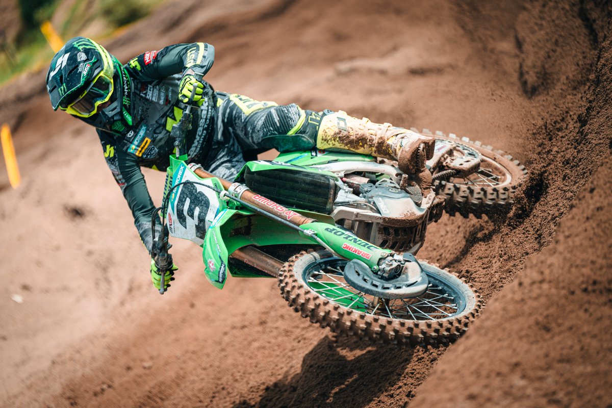 astemoglobal's tweet photo. We’re shifting into high gear—on the track and online.🌍 From every MXGP race to the stories behind the scenes and the products that make it possible, we stand with our riders with the same drive we bring to innovation and performance. 🚀💪 #Astemo #MXGP #RacingForward #Motocross https://t.co/Ew3sLLHgJ7