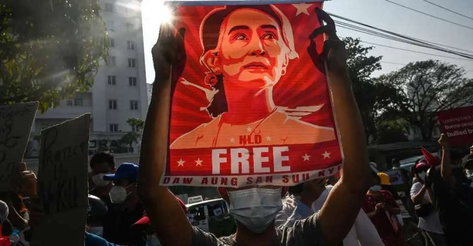 DVB_English's tweet photo. Jailed State Counsellor Aung San Suu Kyi is suffering from worsening heart problems and needs urgent medical attention, her son said in an appeal for her immediate release from “cruel and life-threatening” custody #WhatsHappeningInMyanmar #AungSanSuuKyi

https://t.co/mUSnMVSdck https://t.co/CWccGItkty