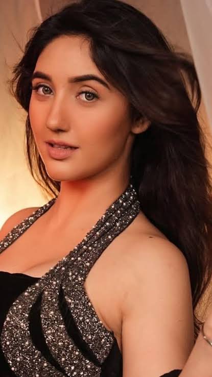 FunPlanet365's tweet photo. Beautiful #AshnoorKaur
#BiggBoss19 https://t.co/d7tsy1KxGF
