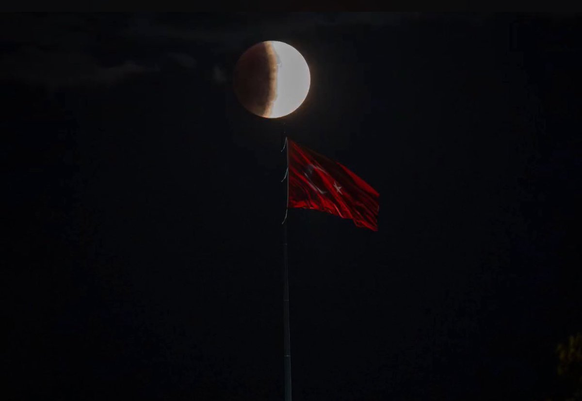 En güzel Kanlı Ay tutulması sen olabilirsin.. ♥️