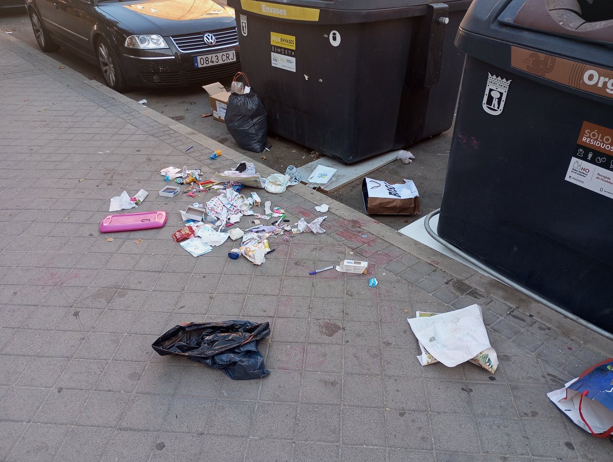 La💩 del Lunes por la mañana...
#madridestasucio
#simancasabandonado
#sanblasabandonado