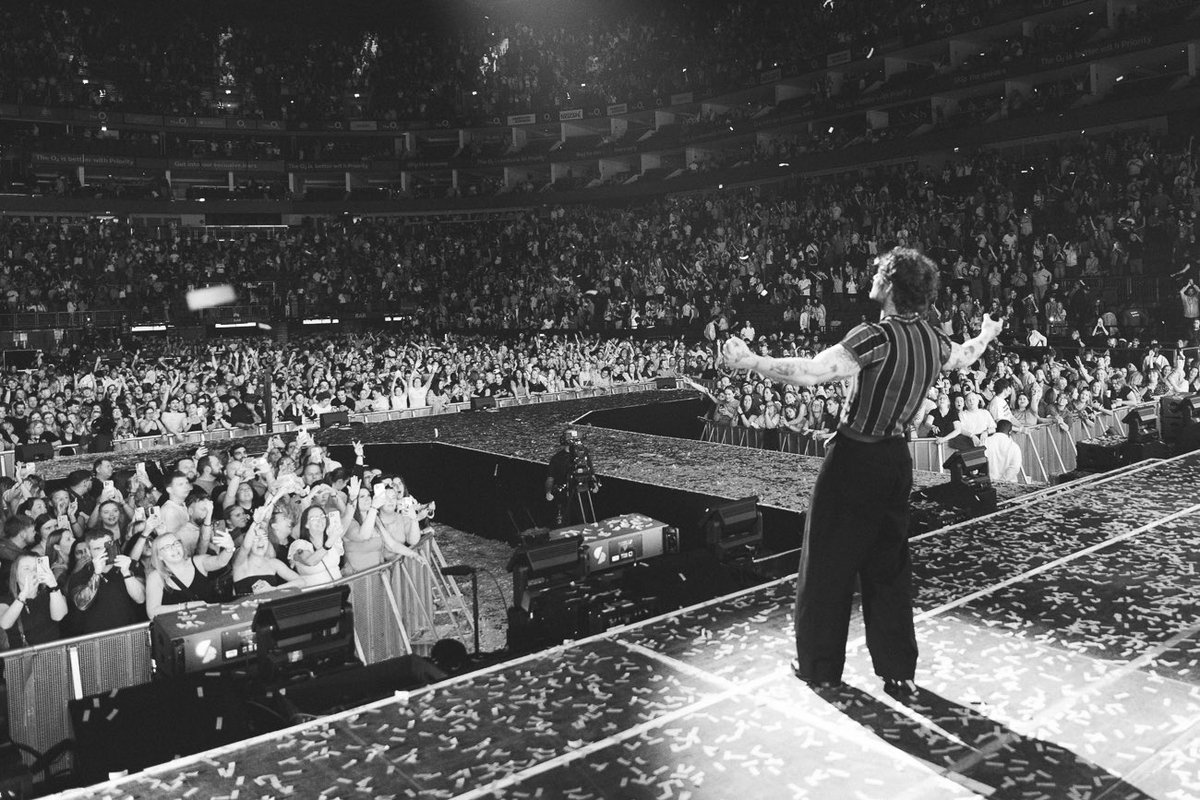 Tom_Grennan's tweet photo. London - we sold out the O2! that was one of the greatest shows I’ve ever done. 

thank you from the bottom of my heart, the energy in that room was unreal.

We continue, next up Cardiff! 🤍 https://t.co/4f7VFyxPwB