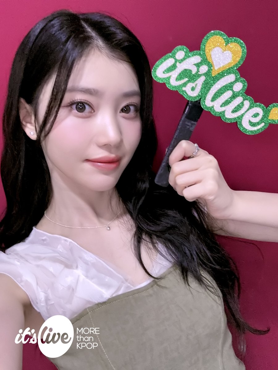 shen xiaoting pics 🦌 tweet media