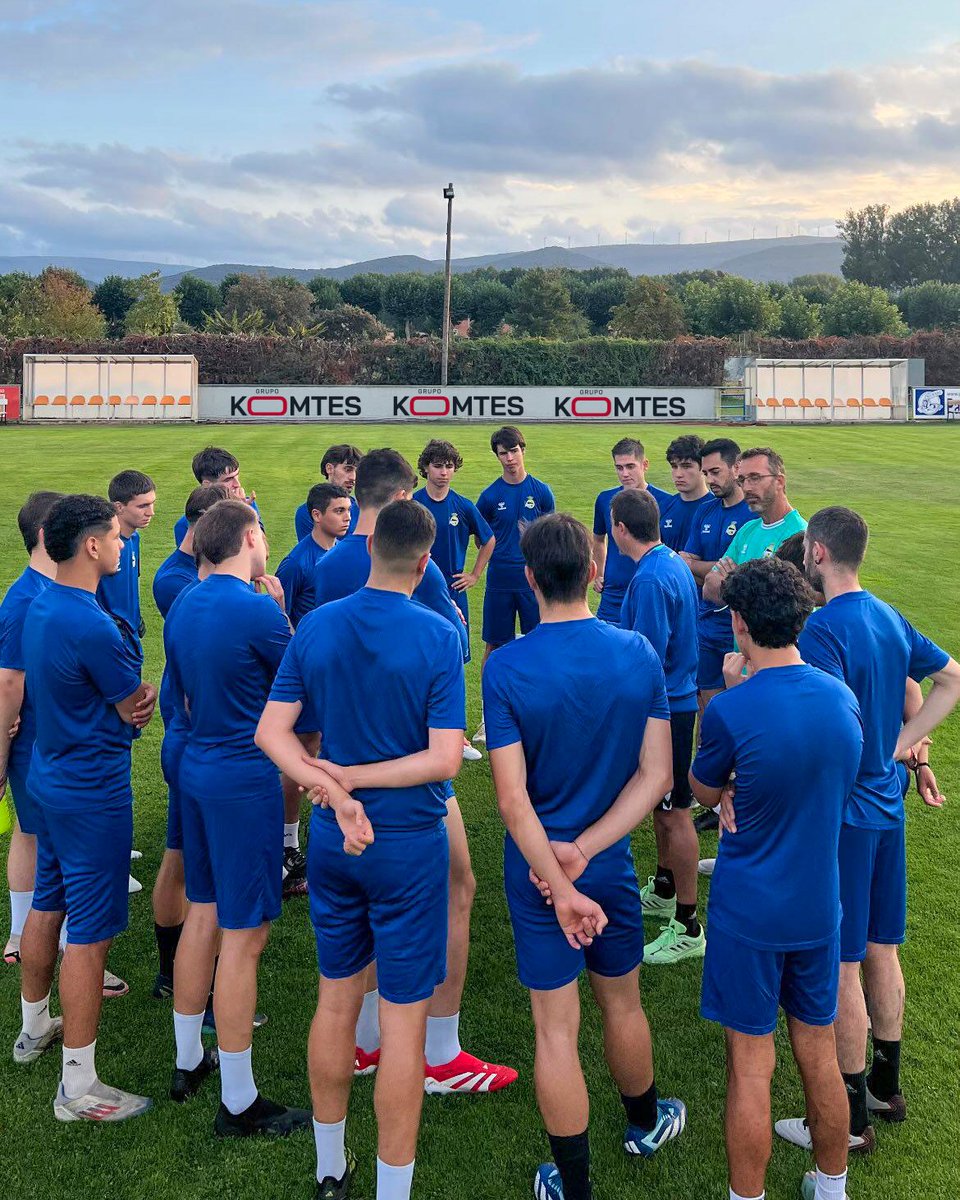 komtesgroup's tweet image. We&apos;re thrilled to renew our sponsorship with Villarcayo Nela CF! It&apos;s more than a collaboration; it&apos;s a commitment to sports and our community.

Best of luck to the team, coaches, and board for the new season! Let&apos;s do this! 

 #AlwaysProtected #VillarcayoNelaCF