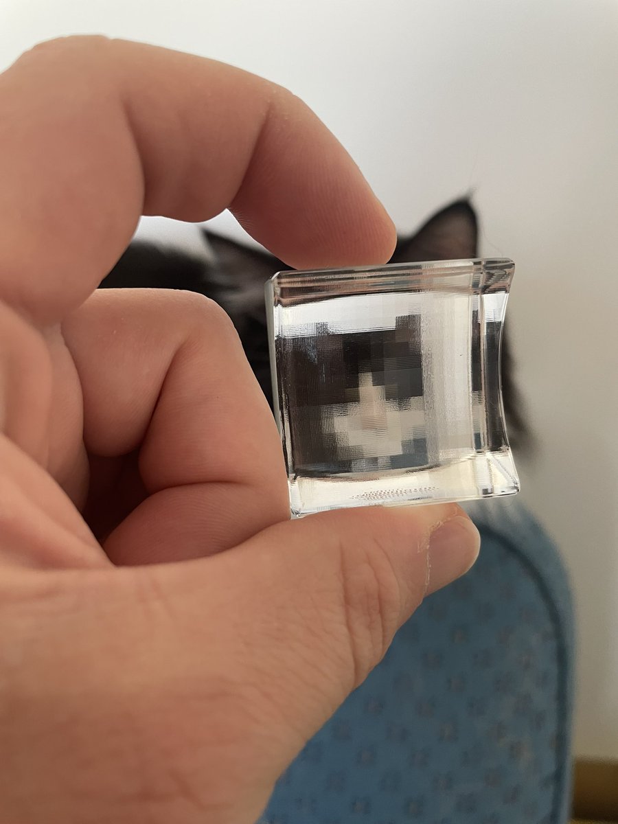 RunWTheWolves's tweet image. Hey!
@pixeluxe88 sent me their cool little pixel crystal. It's a great novelty thing to carry in your bag or something to just mess around and take a few photos with. Love it!
Seeing it in motion is definitely the best part.
You can get your own at pixeluxe.cc