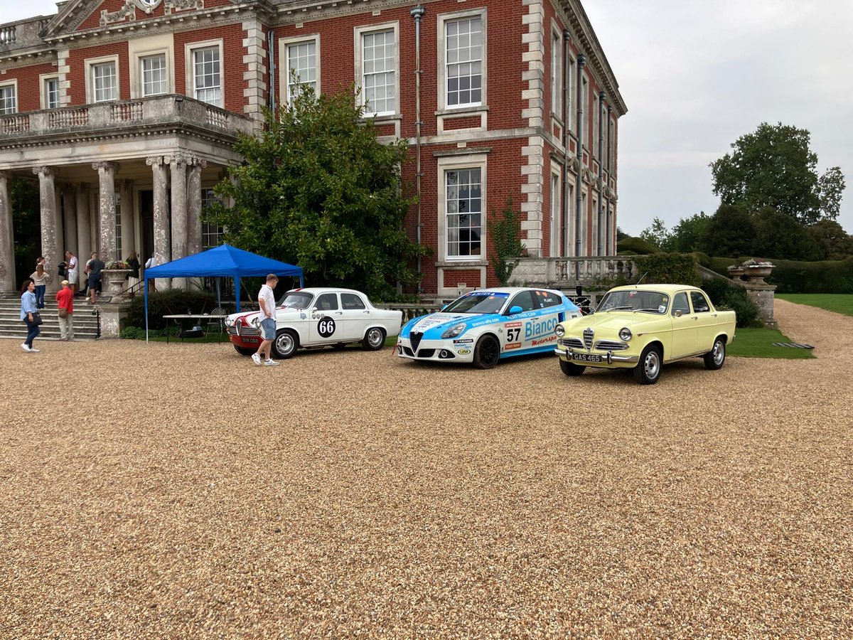 OctaneJames's tweet photo. Even my brother's at it now. He "stumbled across" an Alfa event at Stansted Park, Rowlands Castle over the weekend. #brotherspots
๐ธ Mark Elliott https://t.co/wClJoUis8Z