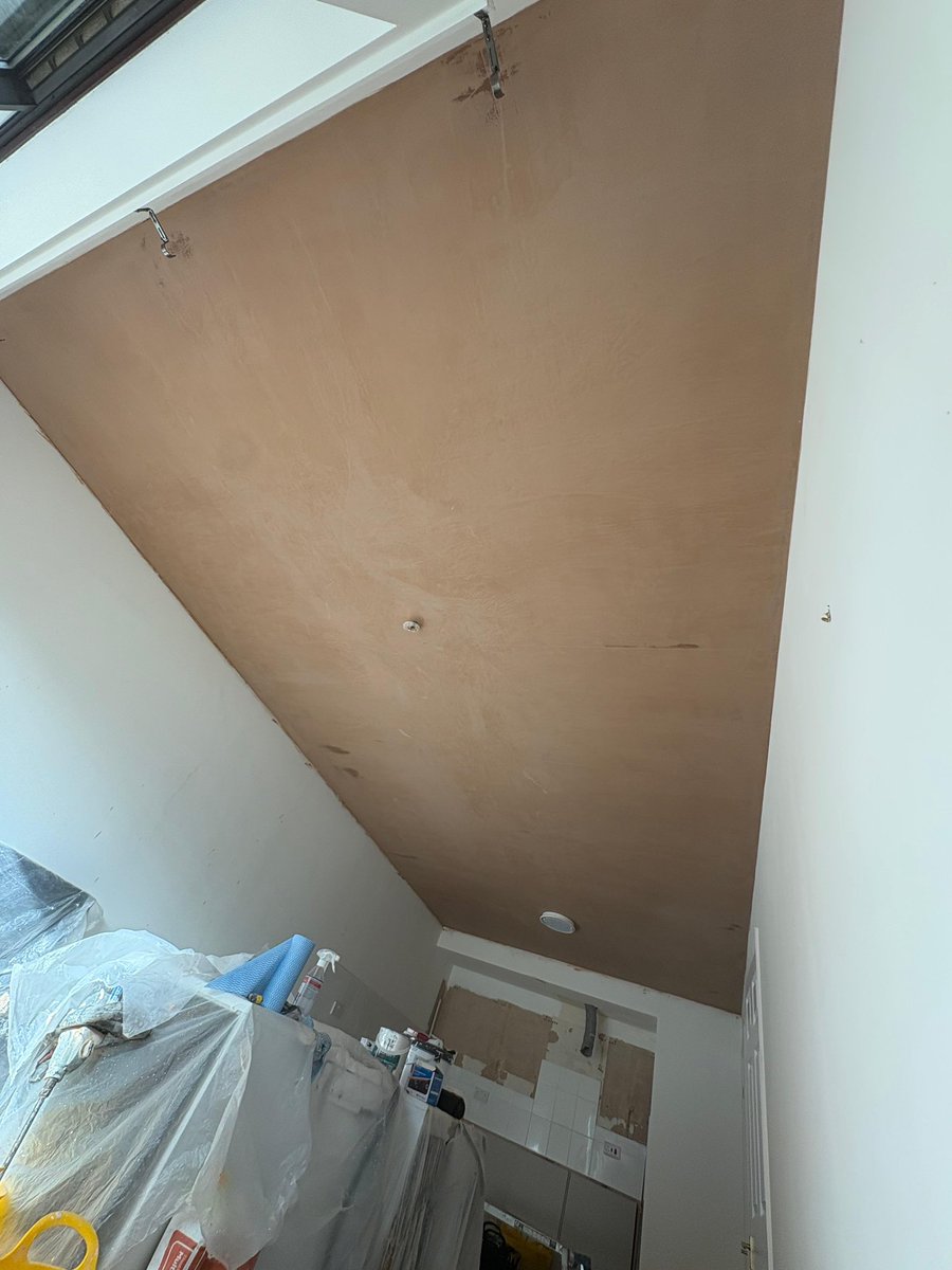 AirwavesFM1's tweet image. 🔨 Transforming Empty Homes into Fresh Starts 🏡

We’ve been busy carrying out council void works to bring this property back to life for its next tenants.

☎️ 0330 118 00 65 
📧 info@airwavesfm.co.uk 

#VoidWorks #SocialHousing #PropertyRefurbishment #CouncilHousing