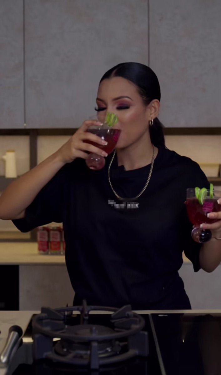 Mufasa Shion and Kieryn better not miss this challenge or else I'm unstanning them. Asidlali today.

LIQUI VIBES X ASHLEY OGLE 
ASHLEY OGLE MOCKTAIL FINALE 
#AshleyBrylnnOgle 
#MocktailWrapUpXAshleyOgle