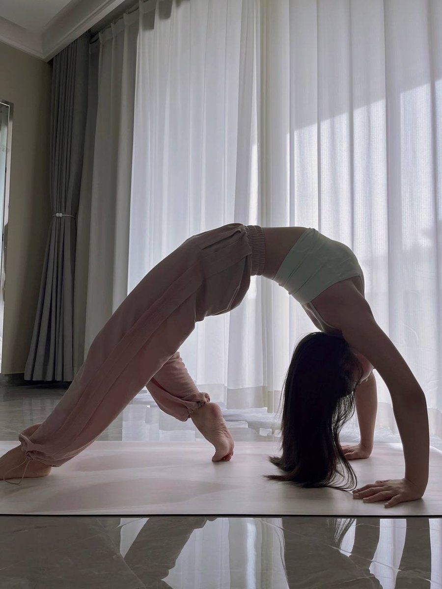 ToniGomar's tweet photo. Finding strength in stillness 🧘‍♀️ https://t.co/63FqXd0Cwz