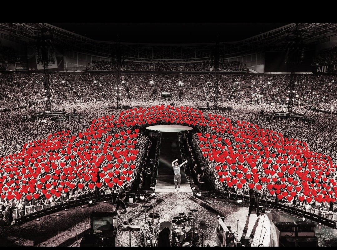 New paper for more hearts! Remember to make your own for the 12th september, Wembley N10! Hold them up during All my Love ❤️
Please share this project 🫶🏻