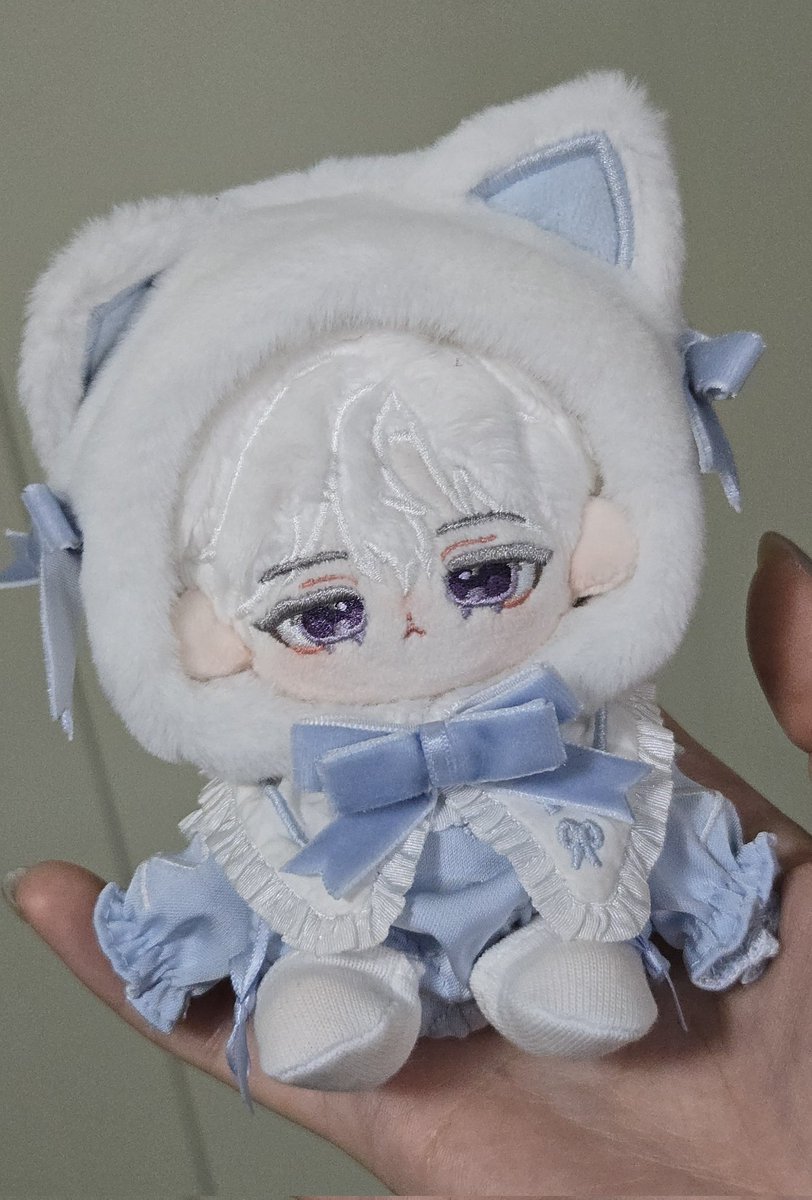 허니가또 문의가 자주들어와서...
주절해보자면...공장좀 바꾸면서..(🙂‍↔️ 샘플링하고있음니다..  좀만 더 수정하믄 될거같아서...휴...귀욥게 조물딱대고오갓으요!🪡