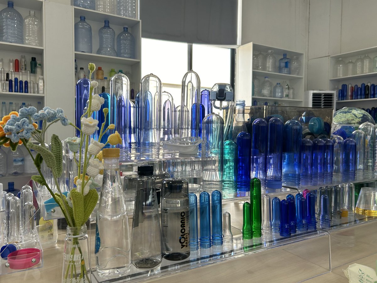 yue_xu45287's tweet image. Make your packaging shine — Preforms in every color and design, ready for you!
 اجعل عبواتك مميزة — عبوات بألوان وأشكال متعددة، بانتظارك!
#PETpreform
#PREFORM
#PETbottle
#Plastic
#cap
#handle