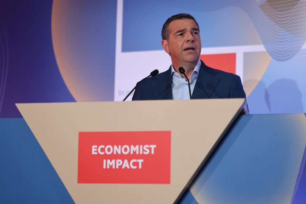 Ο Τσίπρας της υπερφορολόγησης κάνει κριτική στις μειώσεις φόρου του Μητσοτάκη
Την ίδια ώρα από το συνέδριο του Economist, όπου οικοδομεί το rebranding του με τη βοήθεια της διαπλοκής, προτείνει... νέες εισφορές και φόρους και τα βαπτίζει πατριωτικούς φόρους