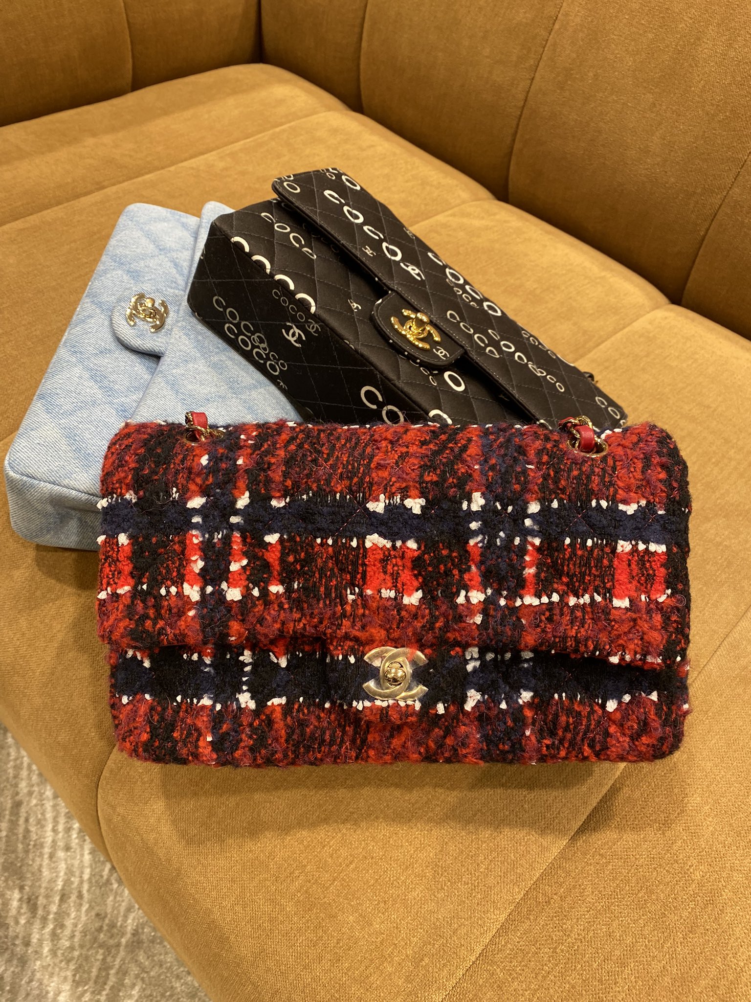 CHANEL シャネル　銀座店　限定　財布　　希少　ヴィンテージ CHANEL シャネル ココボタン 二つ折り財布 ブラック キャビア