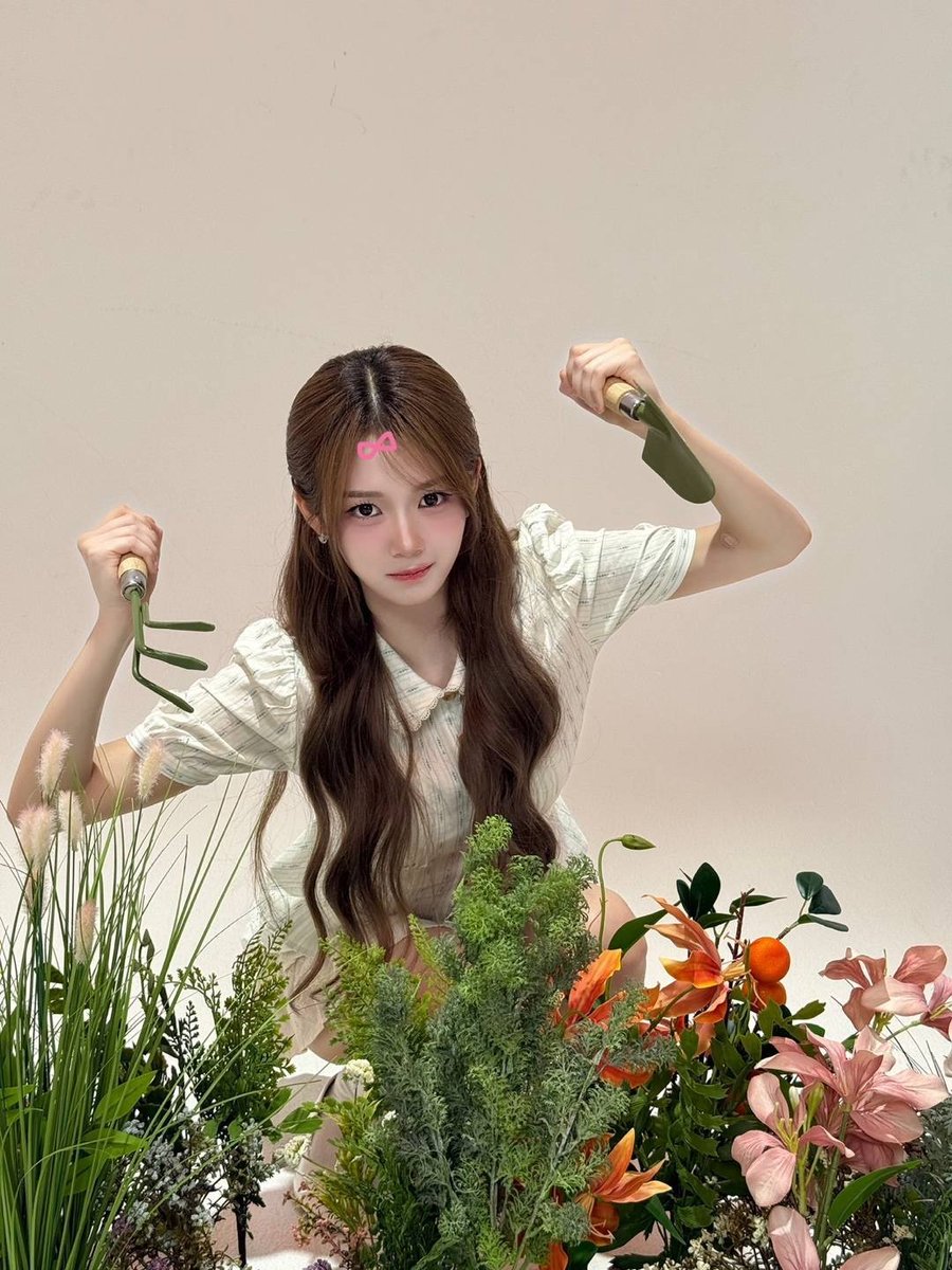 tripleS サイン　ユビン　スミン　Yubin Soomin GjqNgN_bMAAPjk-.jpg?format=jpg