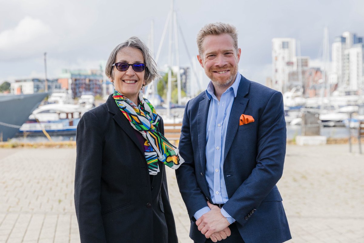 Honoured to take the Chancellor baton from <a href="/HelenPankhurst/">Helen Pankhurst</a> and see the <a href="/UniofSuffolk/">University of Suffolk</a> into its second decade. Exciting times ahead. Read more: uos.ac.uk/about/news/uni…