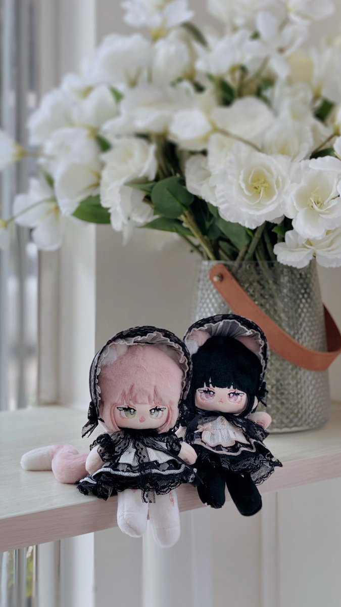 Hang out with friends. ✨