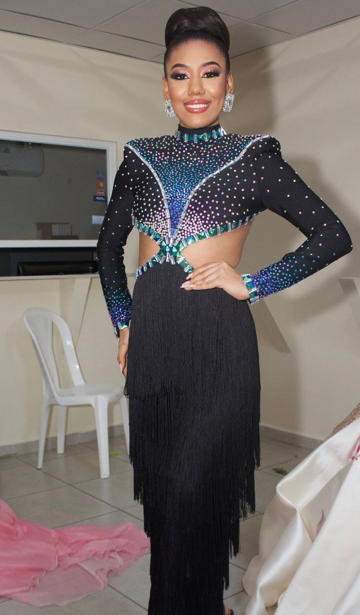 Nuestra soberana 2026, Albanis Torres acompañando el 0asado sábado a S.M. Dayreli Rodríguez en su coronación como Señorita Capira 2025.