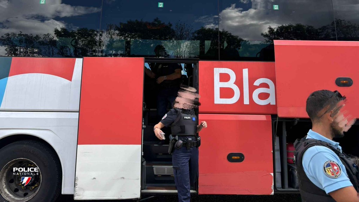 #Interpellations I Vendredi 05 septembre avait lieu au pays de Gex un contrôle conjoint entre la Police Aux Frontières et la Gendarmerie nationale. Des bus BlaBlaCar ont été contrôlés donnant lieu à 2 interpellations d'étrangers en situation irrégulière.