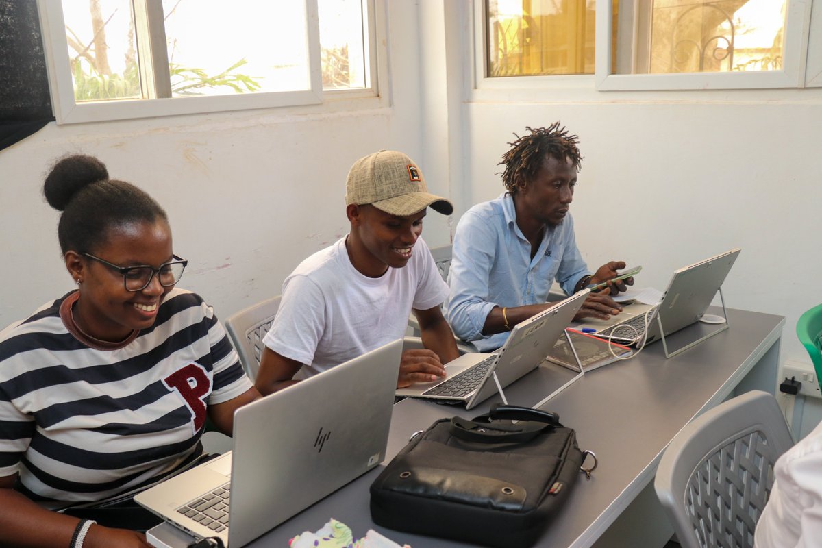 elimu_projects's tweet image. Happy #InternationalLiteracyDay 
Under the theme Promoting Literacy in the Digital Era, Elimu is empowering youth in Kilifi through a 6 month tech training at our Digitech Lab.
From Web Dev to Cybersecurity & Design we equip learners with job-ready skills for the digital future.
