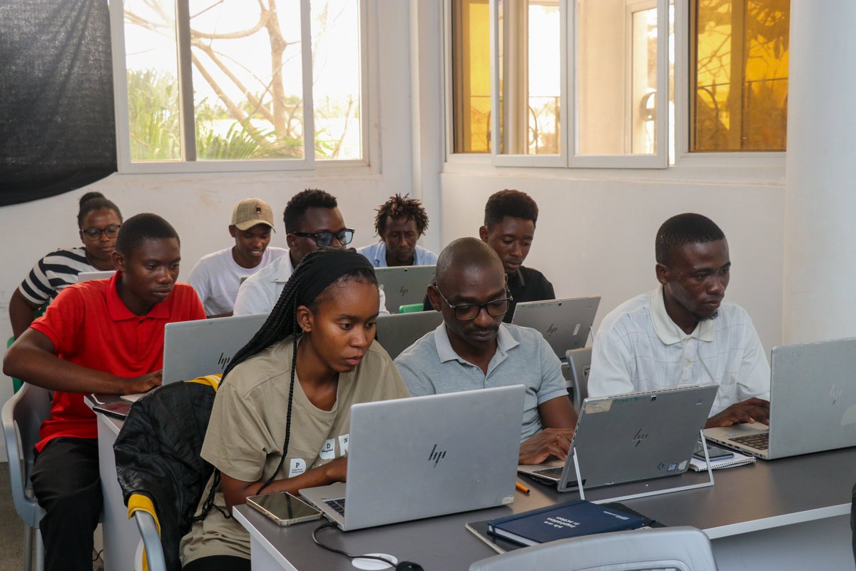 elimu_projects's tweet image. Happy #InternationalLiteracyDay 
Under the theme Promoting Literacy in the Digital Era, Elimu is empowering youth in Kilifi through a 6 month tech training at our Digitech Lab.
From Web Dev to Cybersecurity & Design we equip learners with job-ready skills for the digital future.
