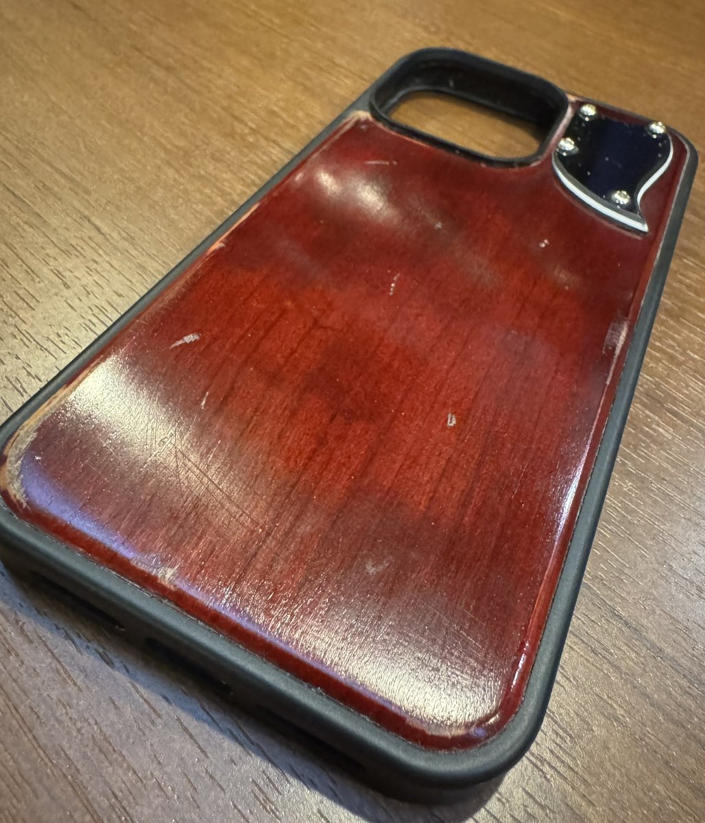 バズってたギター業者のスマホケースが届いた
すげぇかわいいけど思ったよりクソ重くて厚みがあった笑
自分的にはなにも問題ないしSGのチェリーくそ可愛いからよかったけど笑