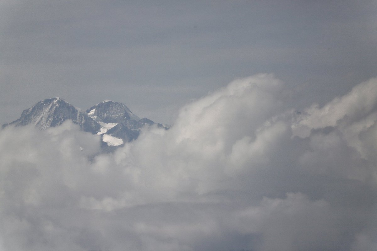 jrambaud's tweet image. #SierraNevada de #SantaMarta #Picos #Colon y #Bolivas 5.700 m. Techo de #Colombia. Todos los pisos #climaticos posibles en 46 km hasta el mar #Caribe