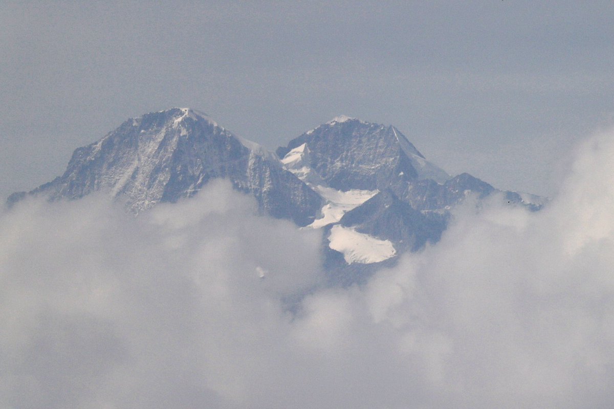 jrambaud's tweet image. #SierraNevada de #SantaMarta #Picos #Colon y #Bolivas 5.700 m. Techo de #Colombia. Todos los pisos #climaticos posibles en 46 km hasta el mar #Caribe