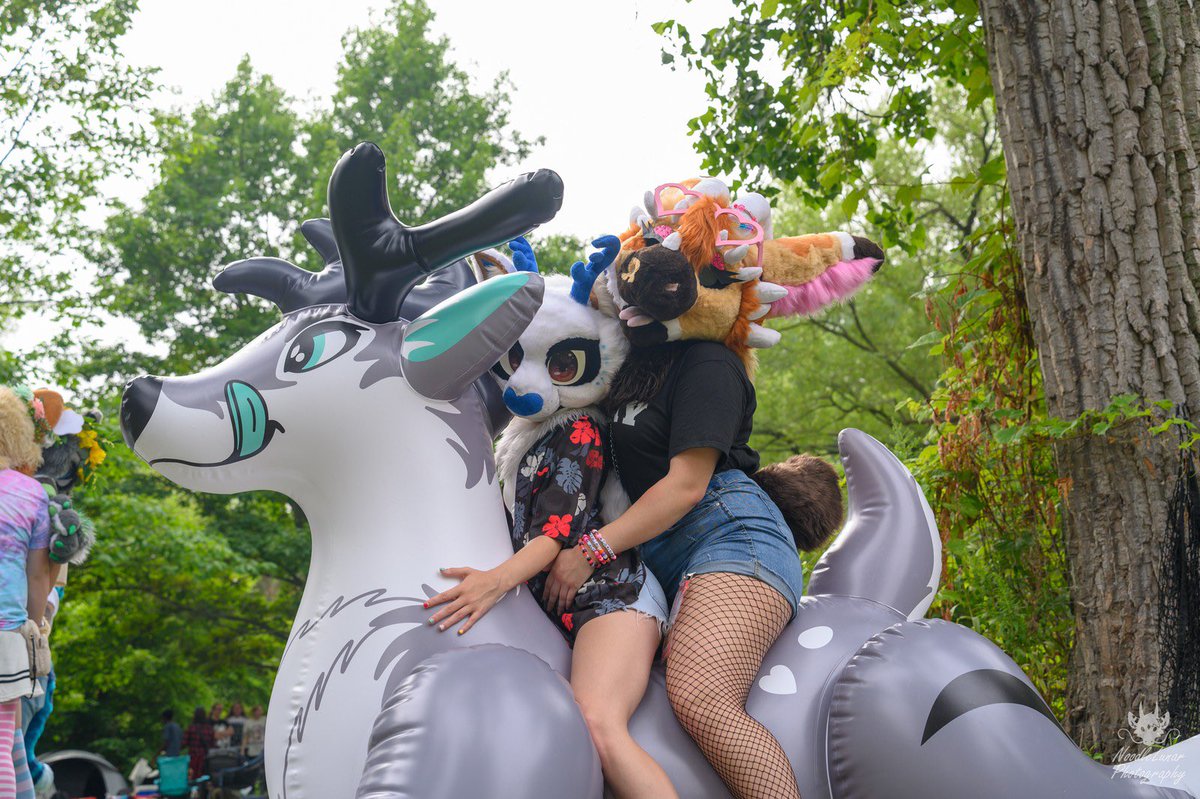 Girlies on inflatables✨
Come join us~

🤍 <a href="/FlirtyAlope/">Opal🌷˚. ᵎᵎ</a> 
📸 NoodleLunar