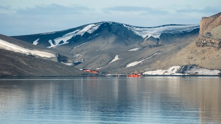 Composto de microrganismo da #Antártida pode ser usado para produzir alimentos, cosméticos e remédios. A substância é essencial para garantir a sobrevivência do micróbio em locais com características extremas. agencia.fapesp.br/55789