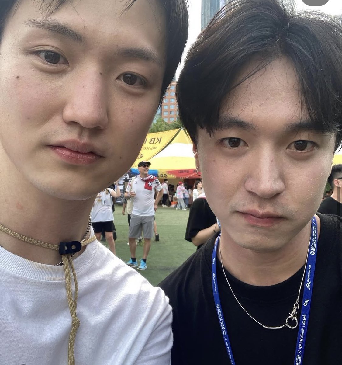 이사진 좋은점!
기쿠하시님은 실리카겔을 분명 좋아하기 때문에… 
기쿠하시와 김한주 이 둘의 만남 기쁘다(내가)