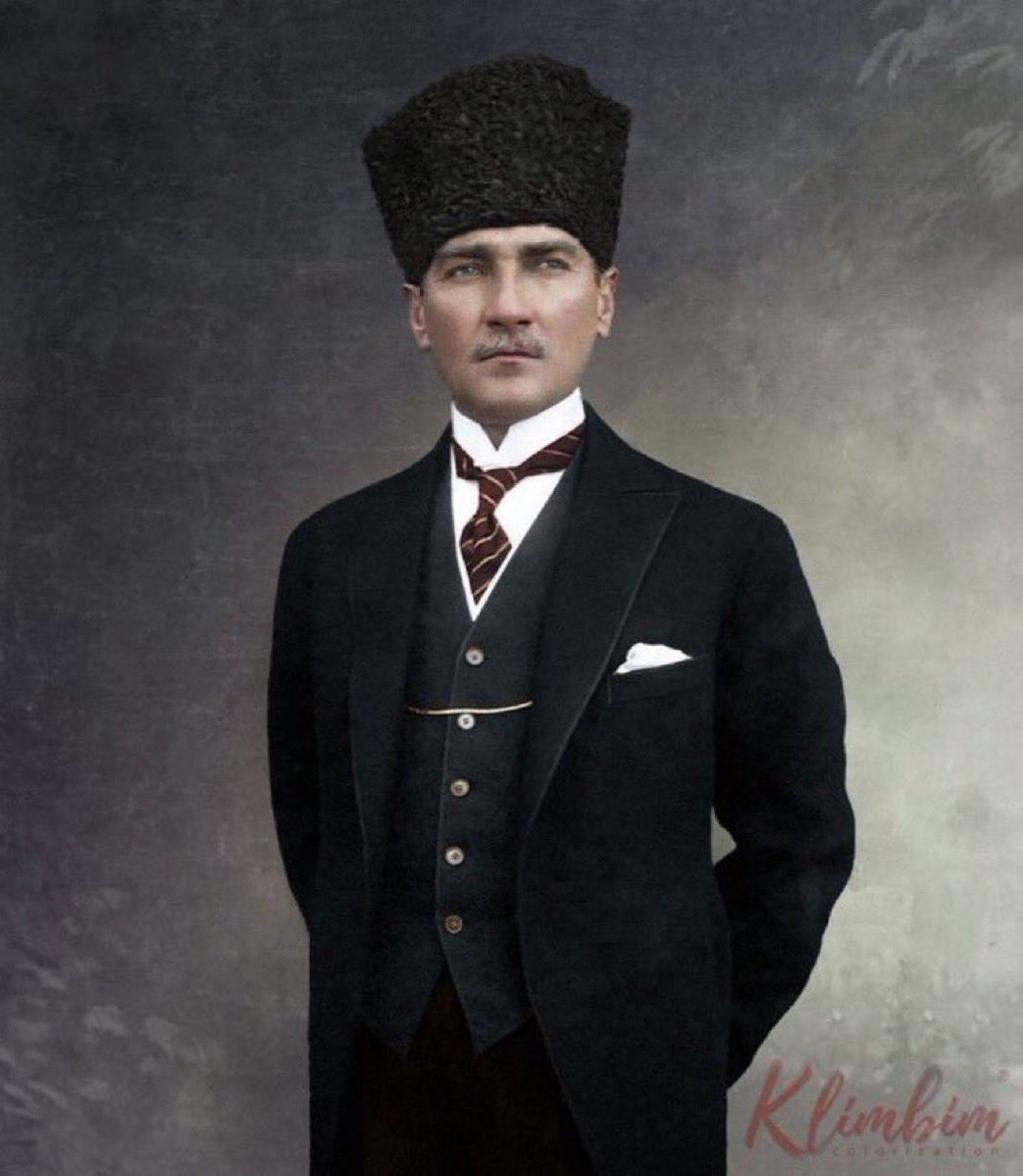 “Dünyada öldükten sonra ülkesini yöneten tek lider Mustafa Kemal Atatürk'tür..”
-Fidel Castro